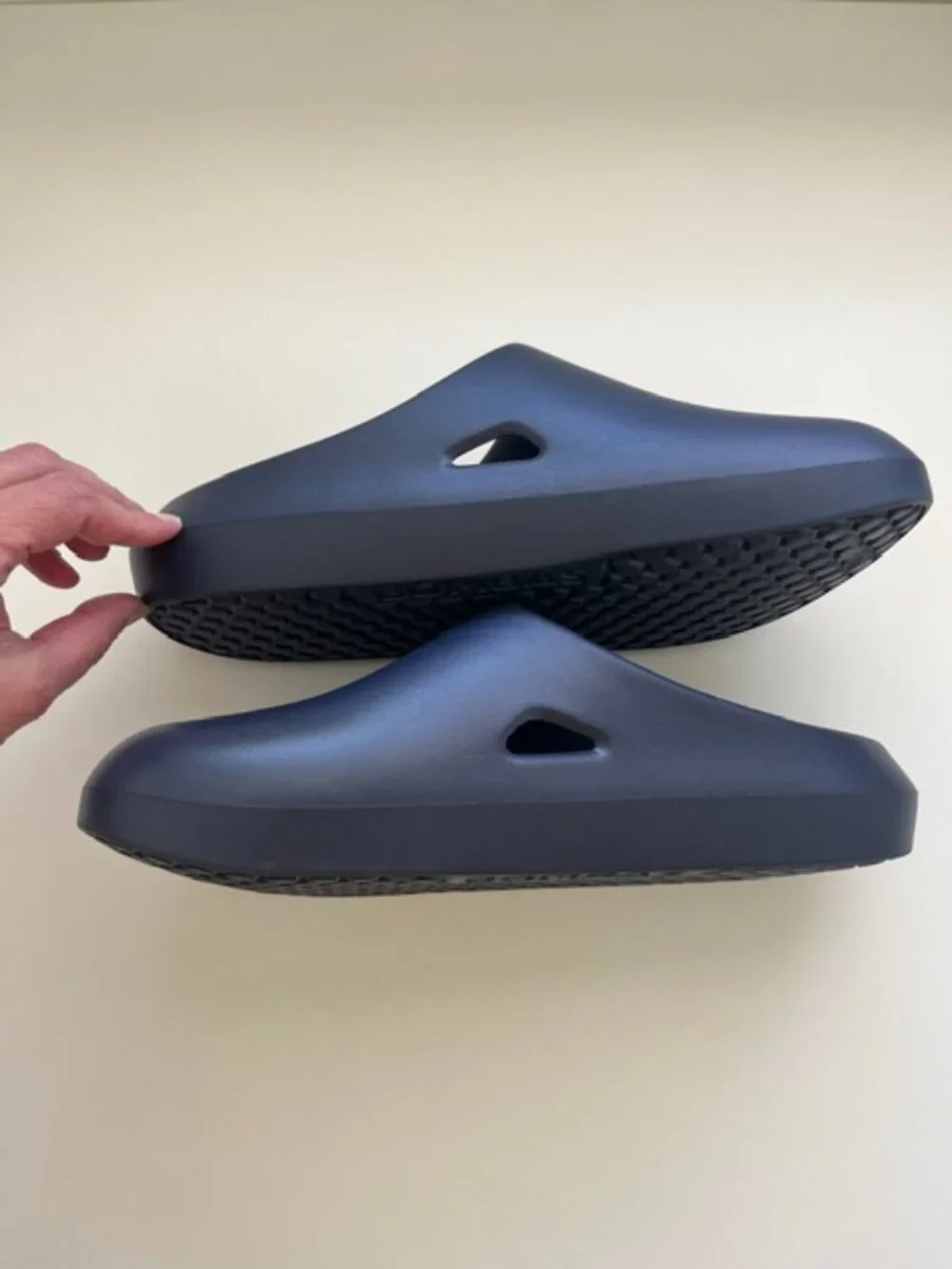 New! Bombas Friday Clogs in Deep End | Size Men's 7